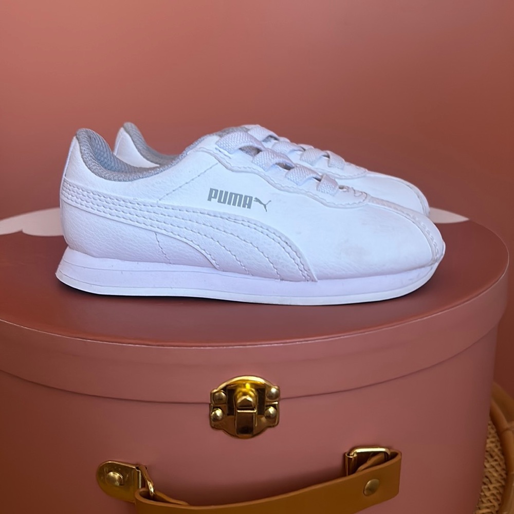 Kids size 9 white pumas